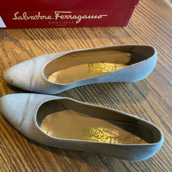 Ferragamo pumps - Picture 2 of 5